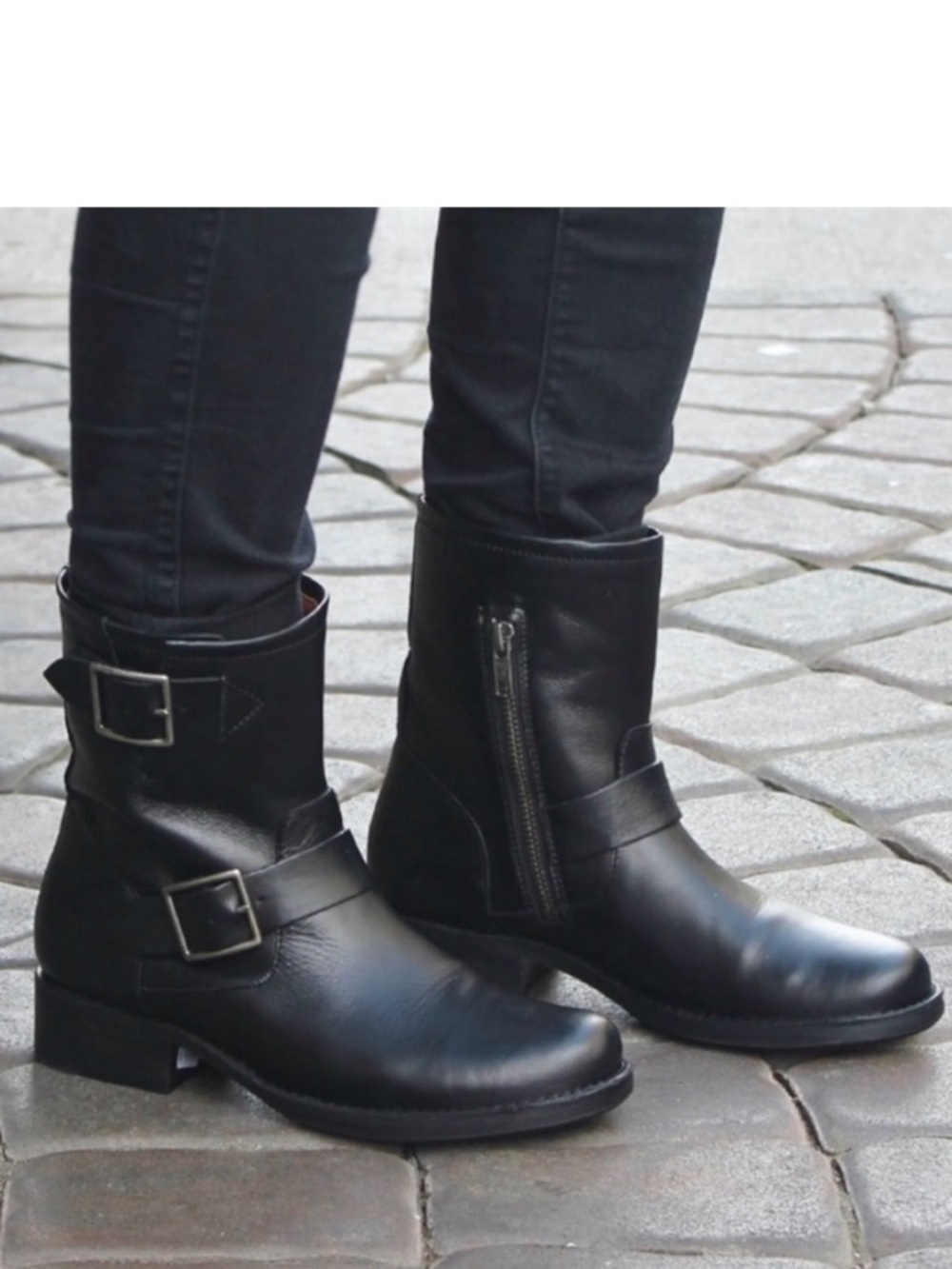 Frye Vicky Engineer Short Black Leather Buckle Boots Size 7.5
